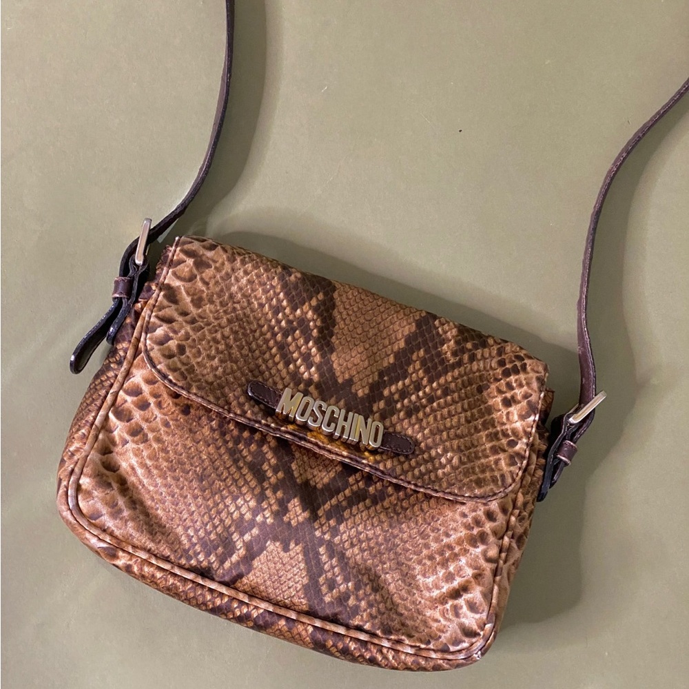 Moschino 90s REDWALL crossbody snake skin nylon small bag with Moschino logo.